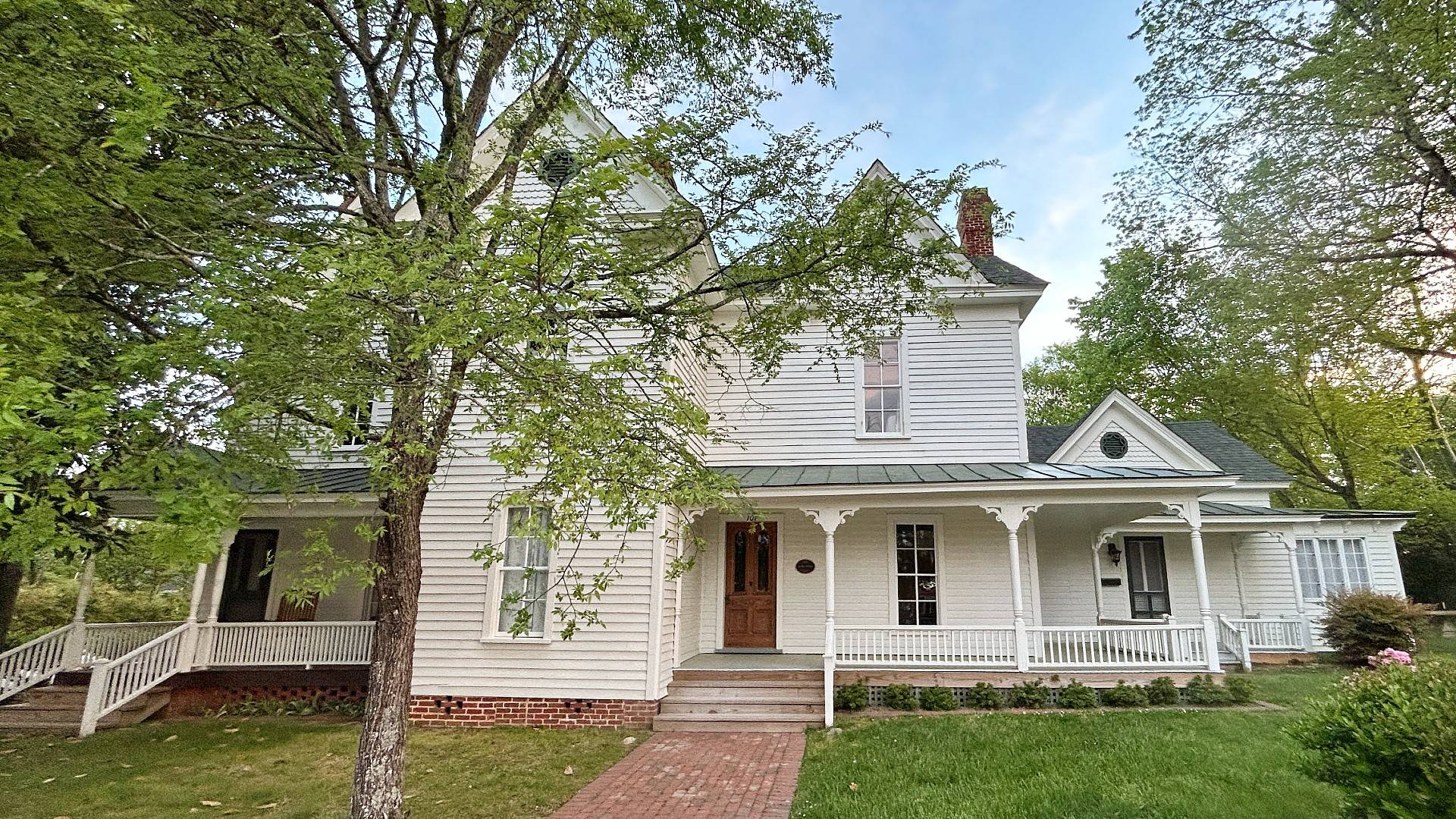 Banks Bed and Breakfast: Lodging in Garner near Raleigh North CarolinaBanks  Bed and Breakfast